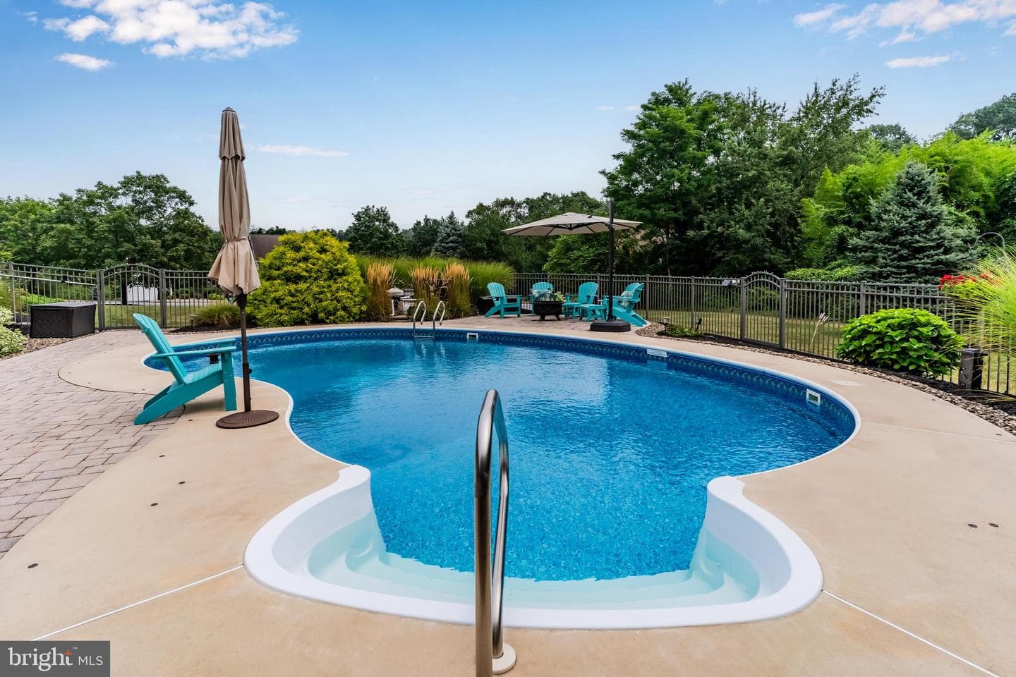 1826 Signal Hill Drive photo 6