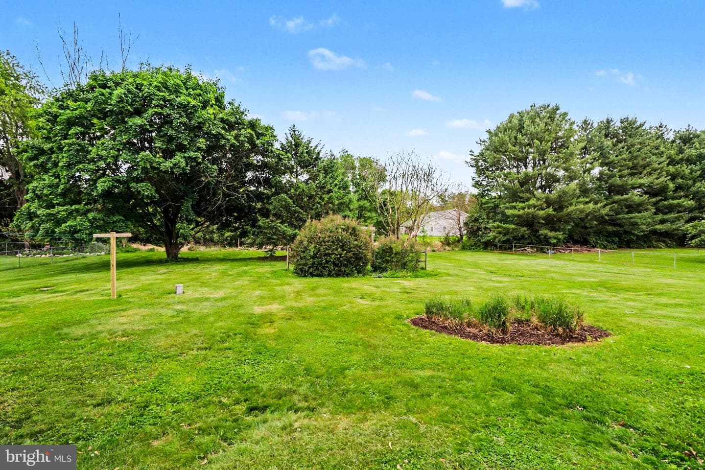 685 S Middlesex Road photo 32