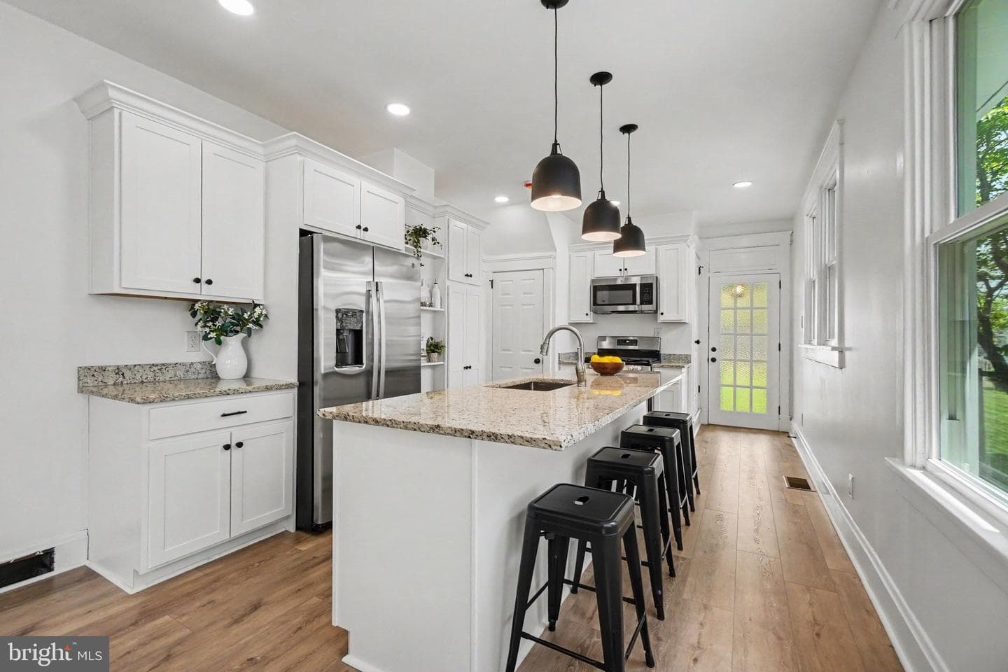 329 Franklin Street photo 10
