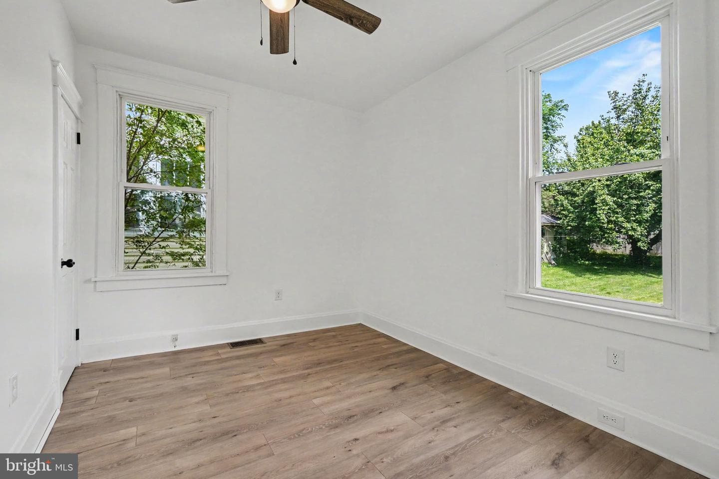 329 Franklin Street photo 15