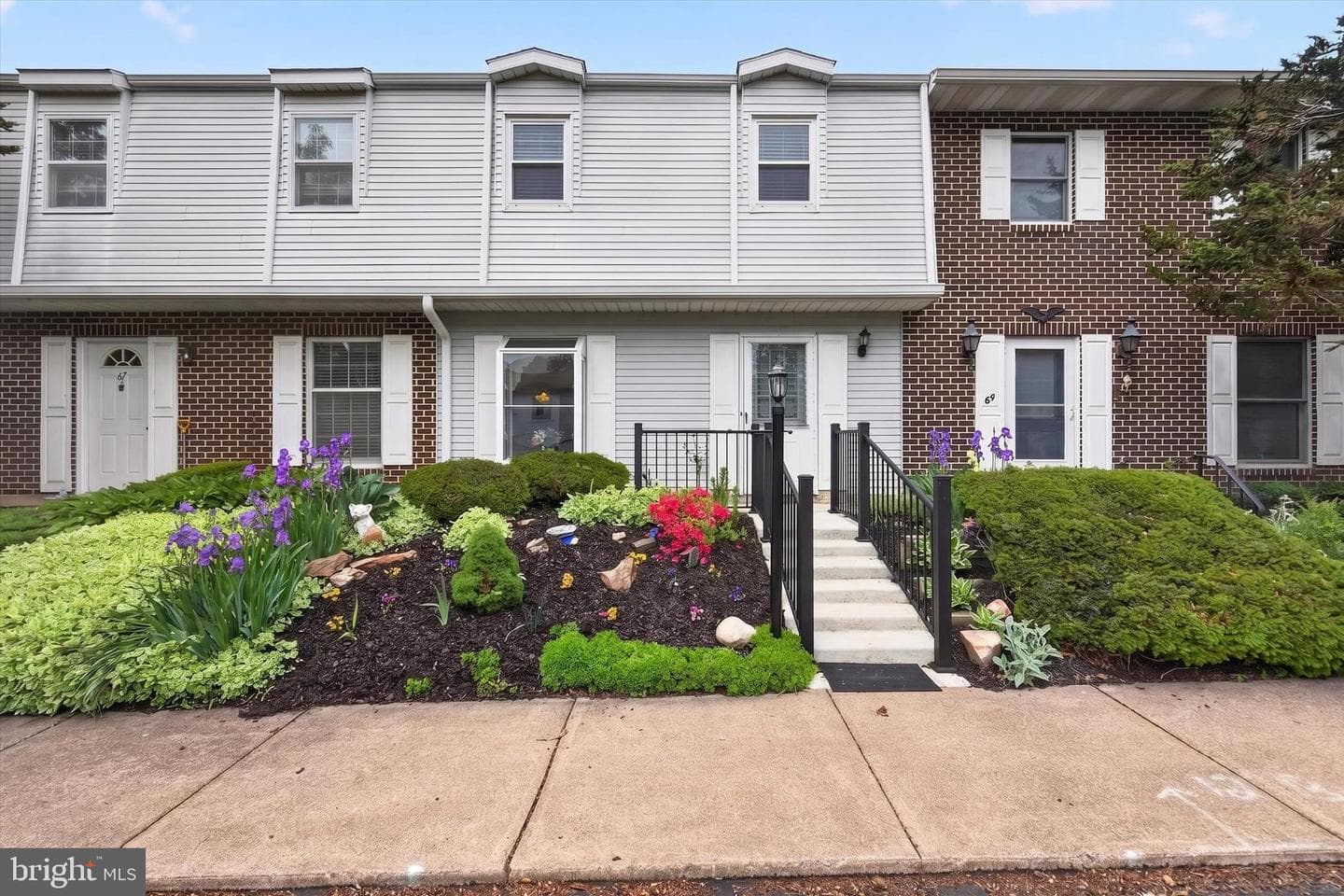 68 Drexel Place photo 1