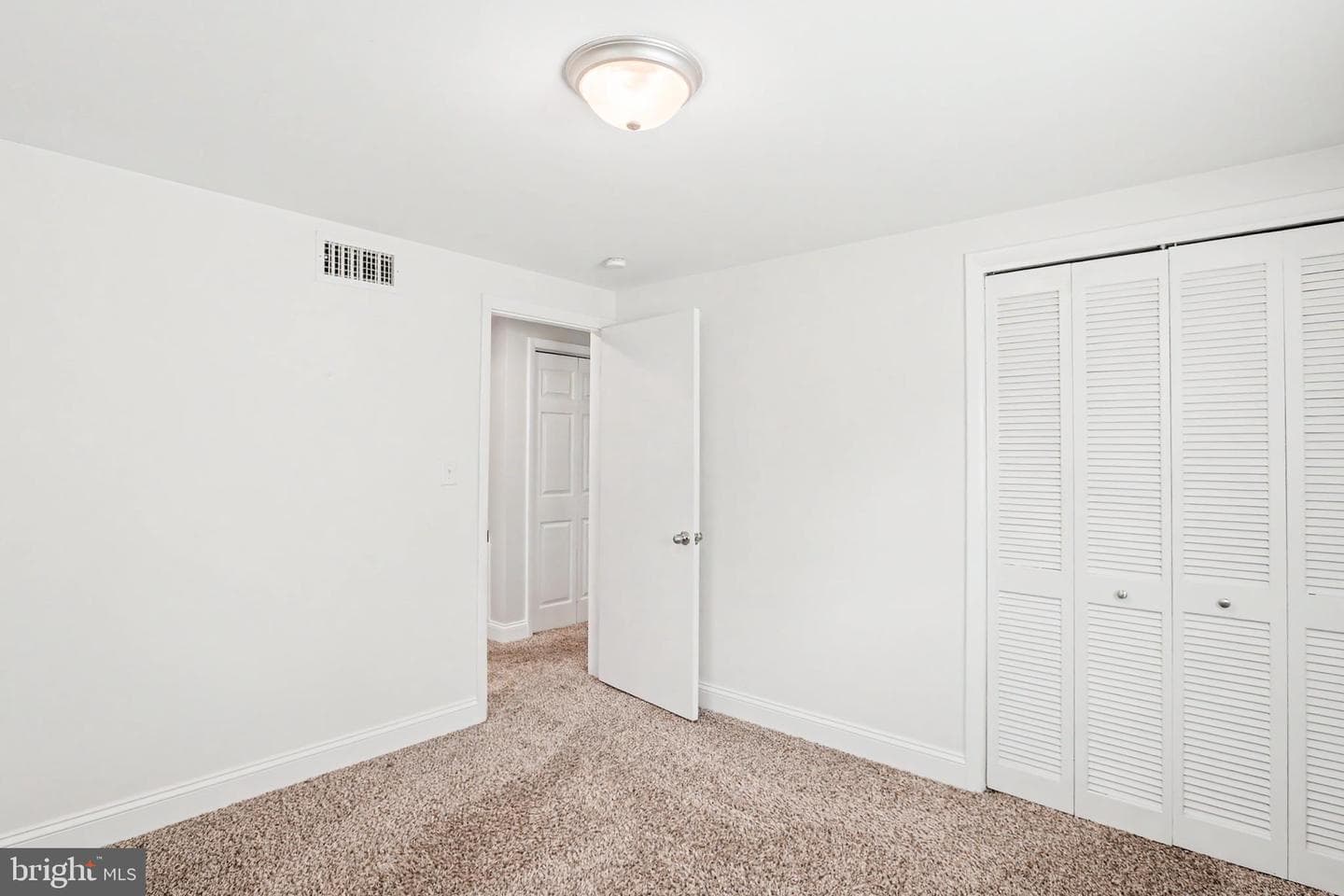 930 Hamilton Street photo 17