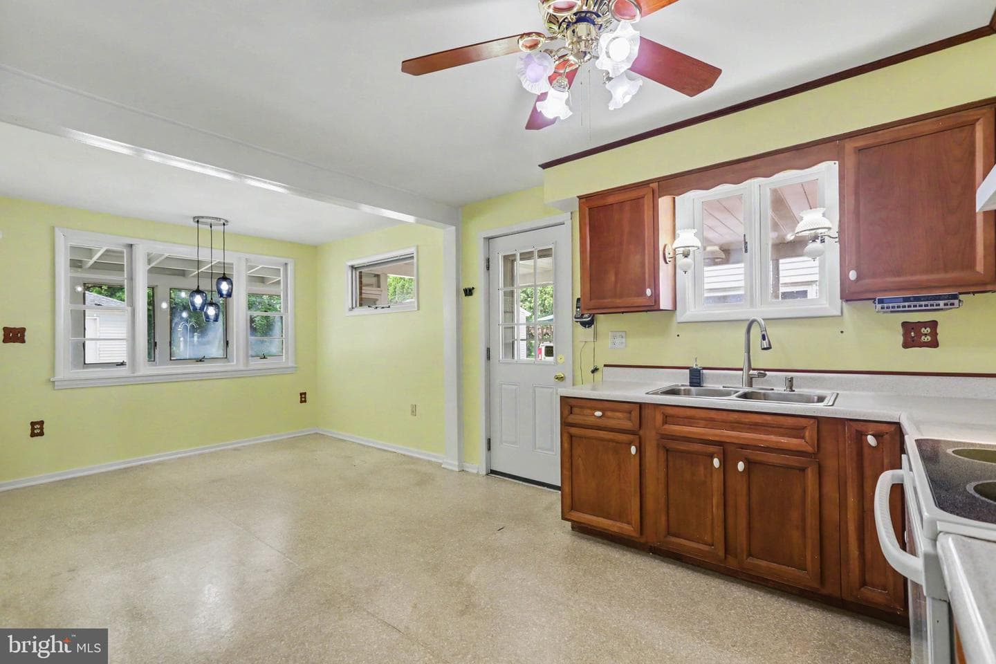 44 Oak Avenue photo 10