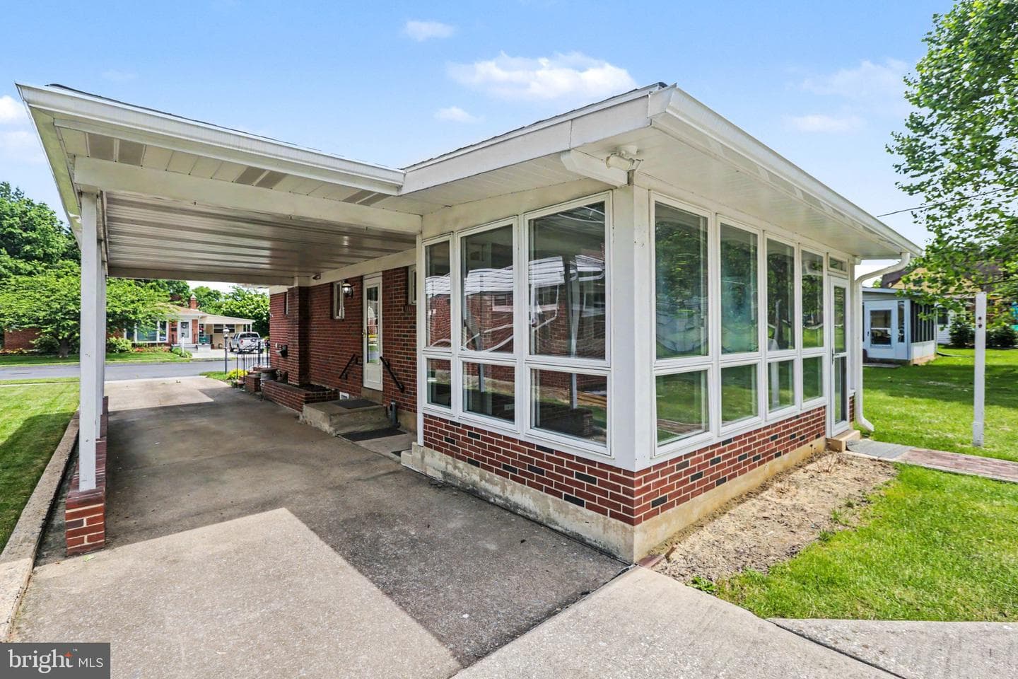 44 Oak Avenue photo 34