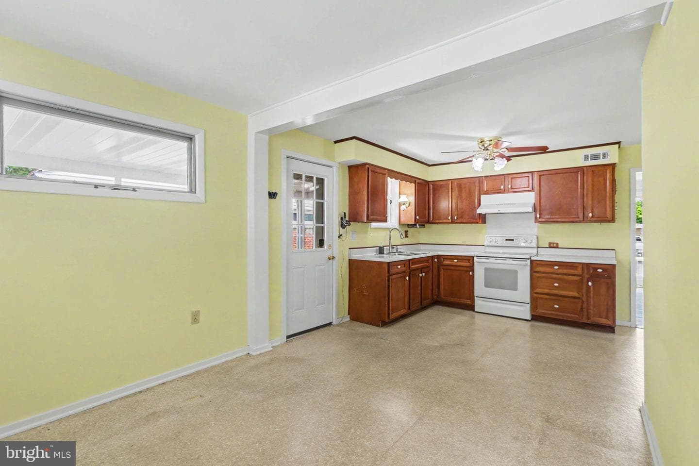 44 Oak Avenue photo 9