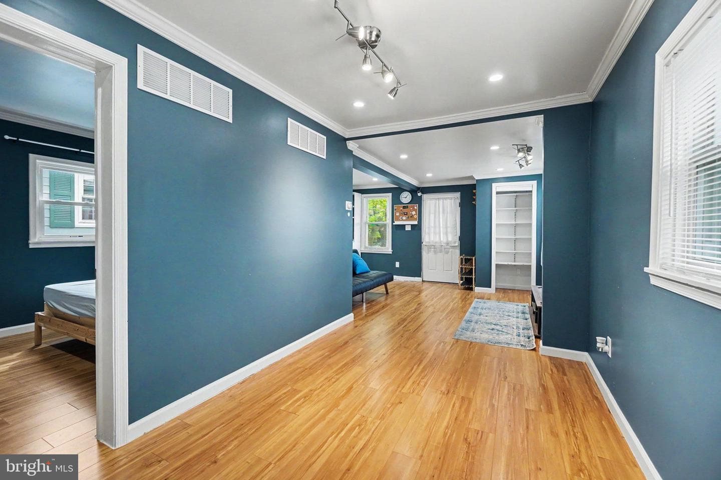 17 W Pine Street photo 7