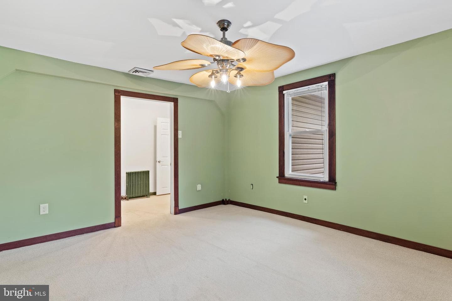 120 Yates St photo 34