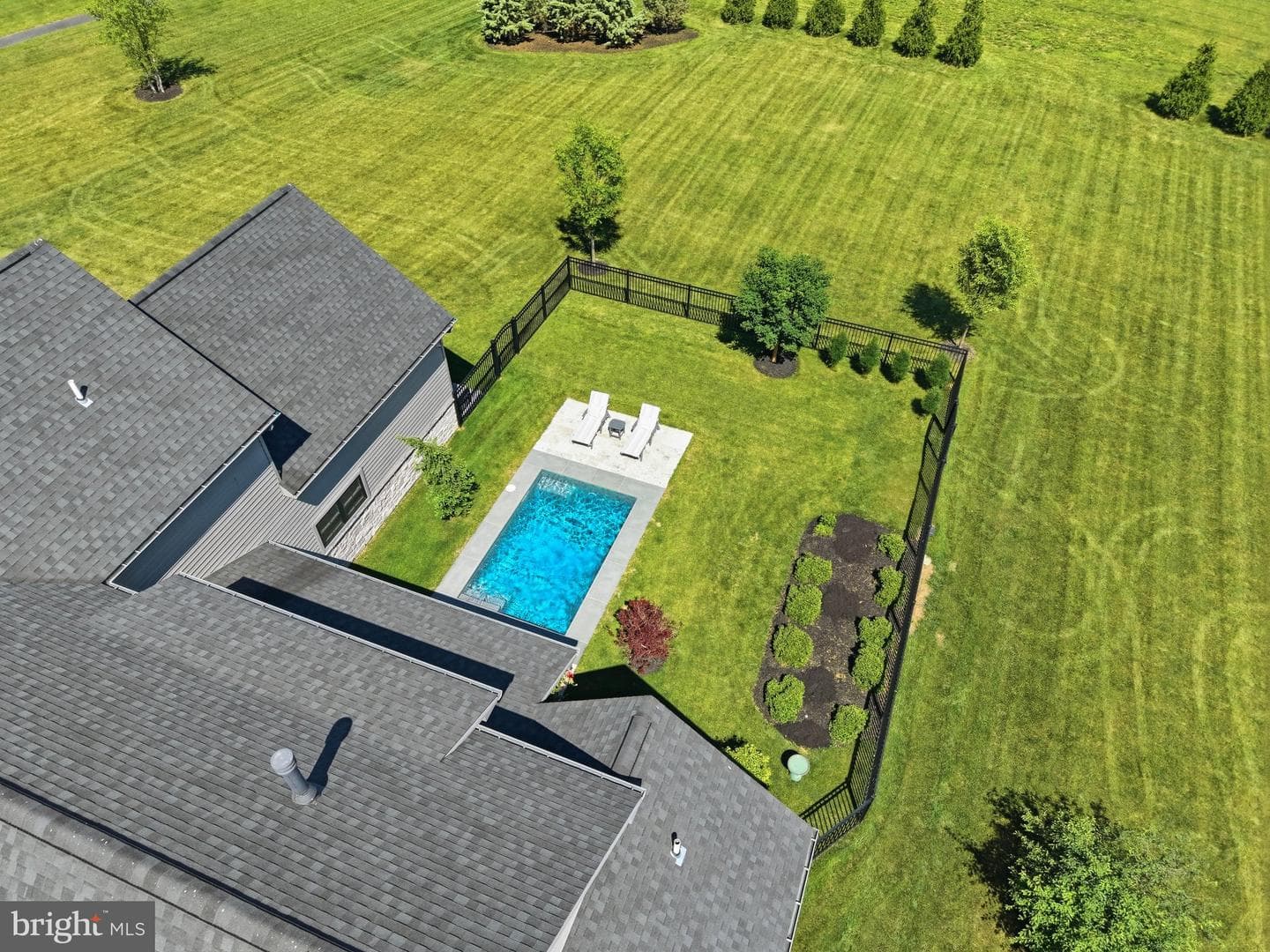 4 Walton Drive photo 45