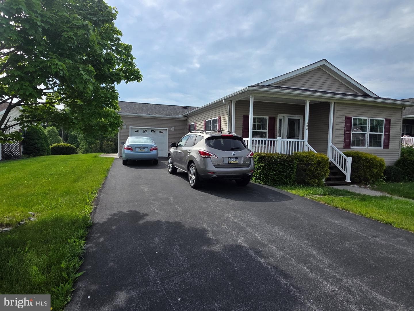 502 Falcon Dr photo 2