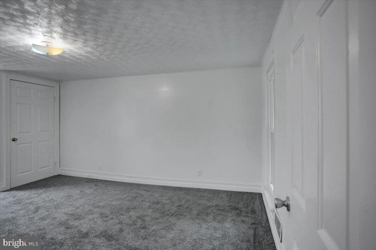 351 E Burd Street photo 23