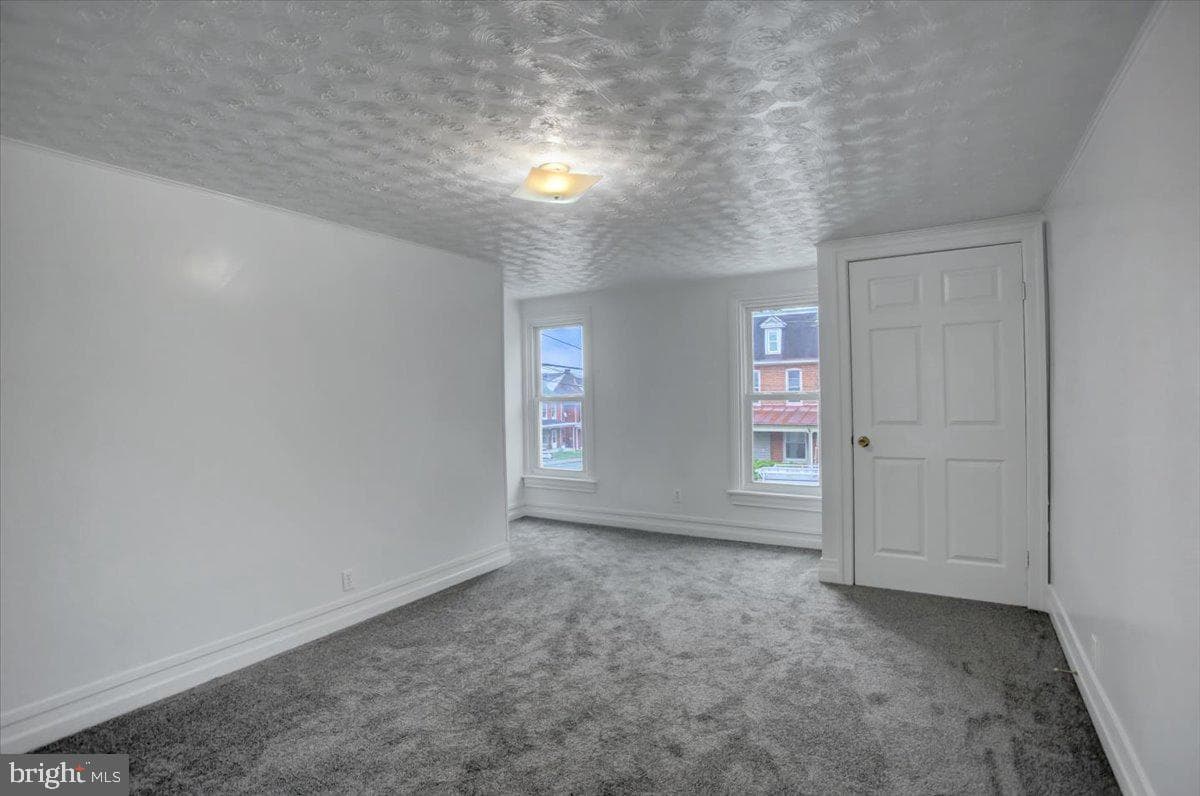 351 E Burd Street photo 24