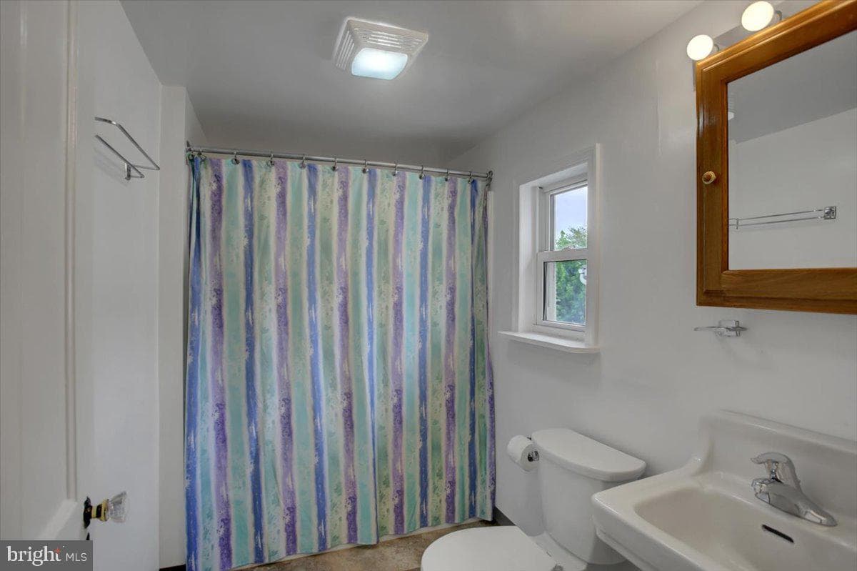 351 E Burd Street photo 25
