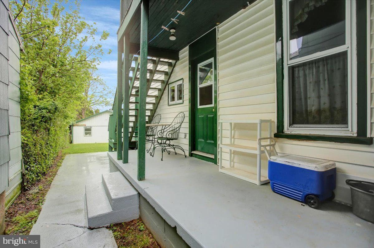 351 E Burd Street photo 31