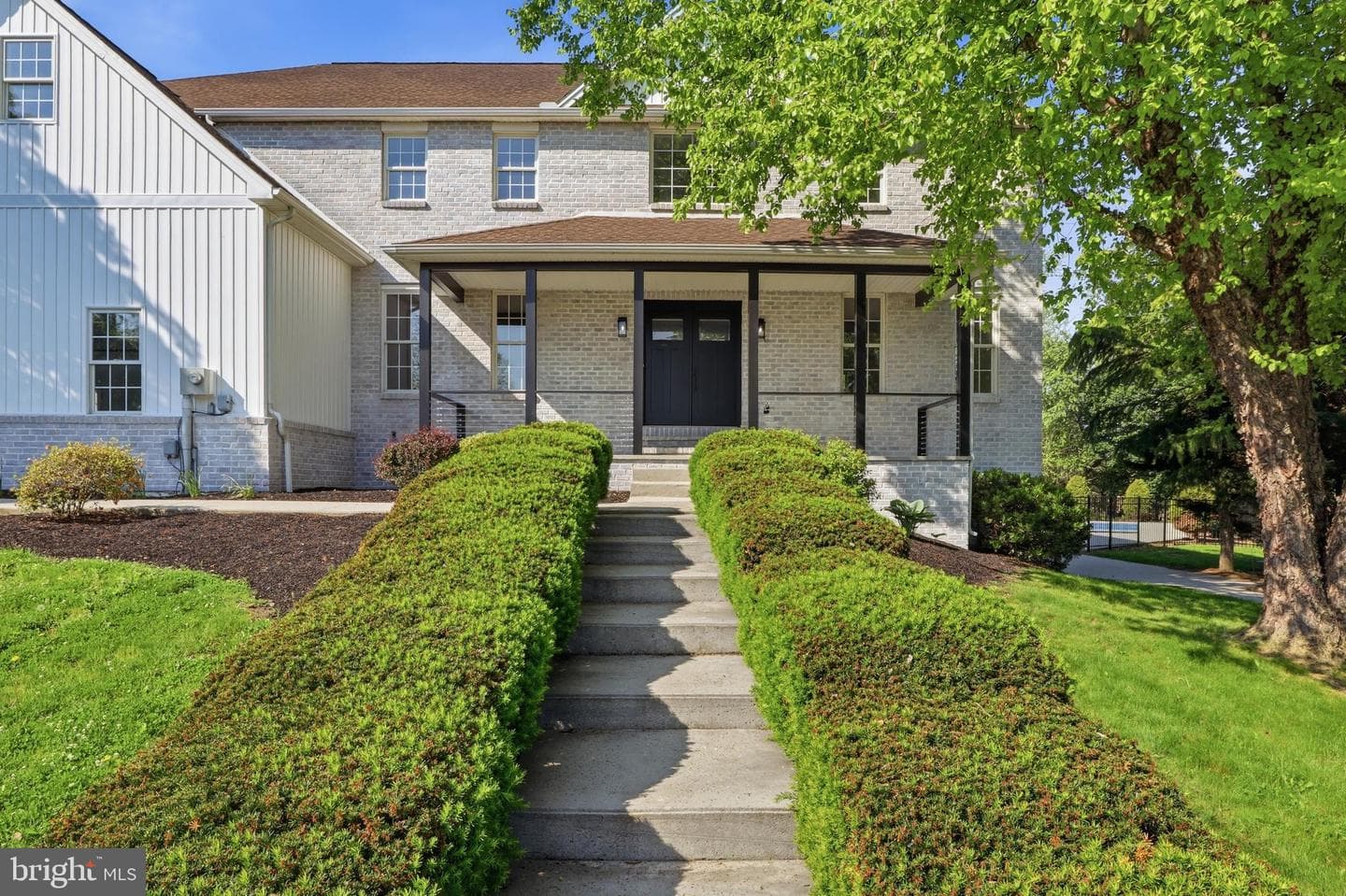 7 Beverly Court photo 8