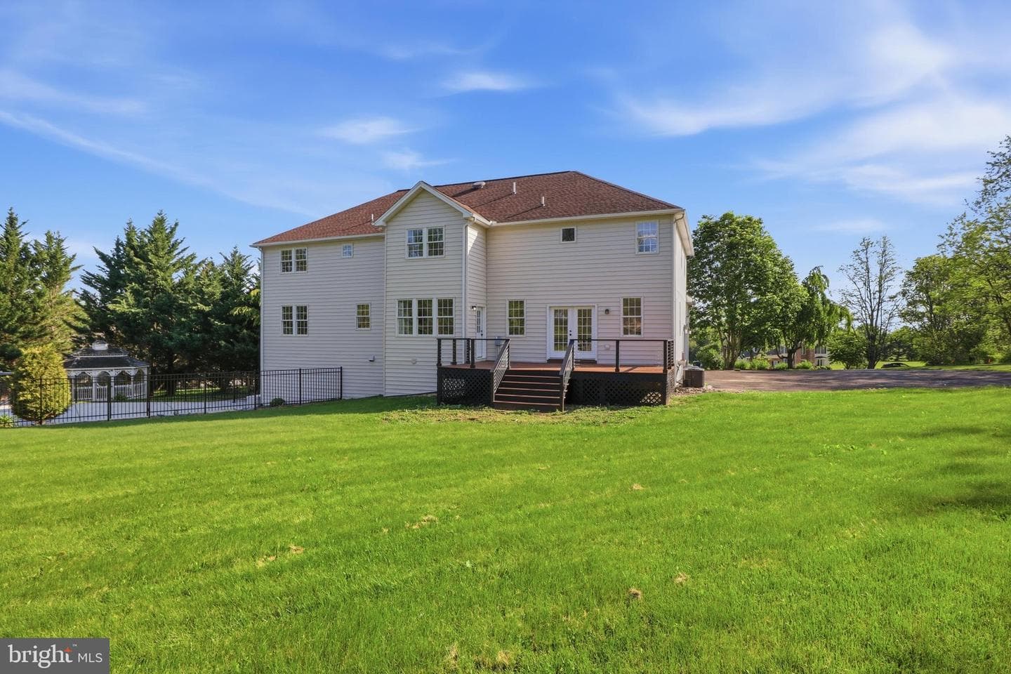 7 Beverly Court photo 88
