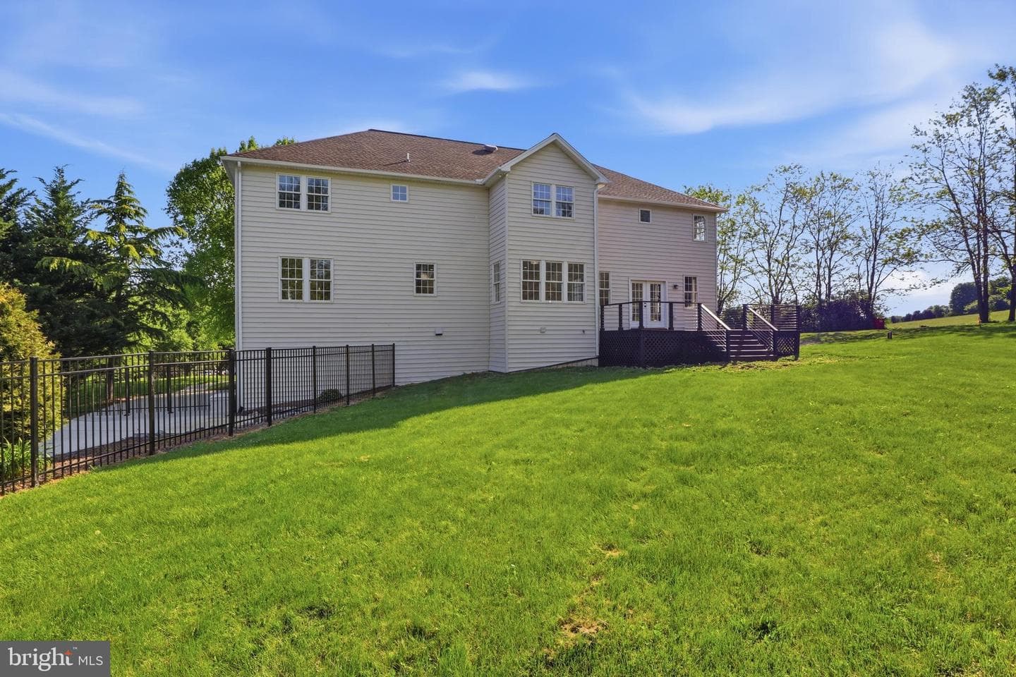 7 Beverly Court photo 89