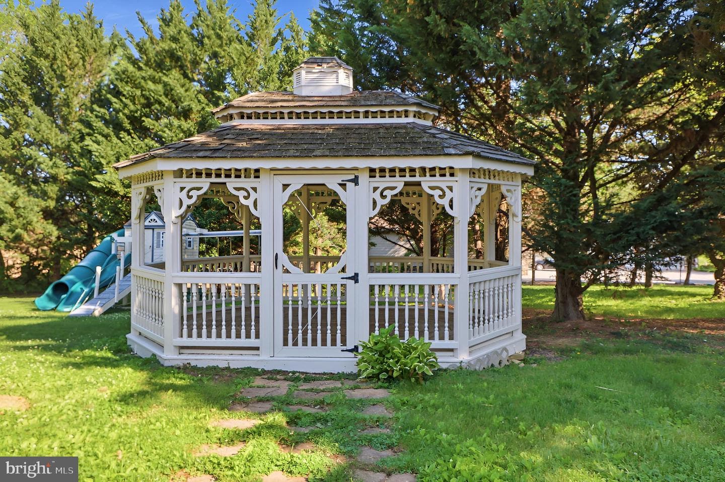 7 Beverly Court photo 91