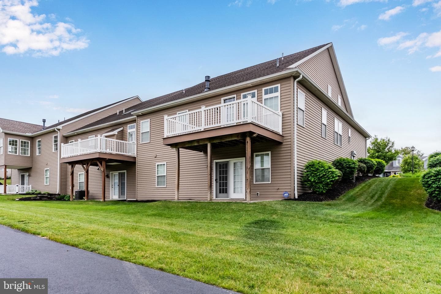 6245 Rivendale Court photo 34