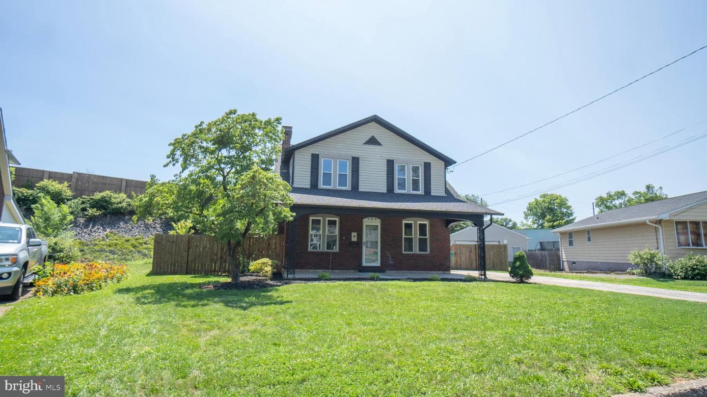 9 Oakwood Circle photo 1
