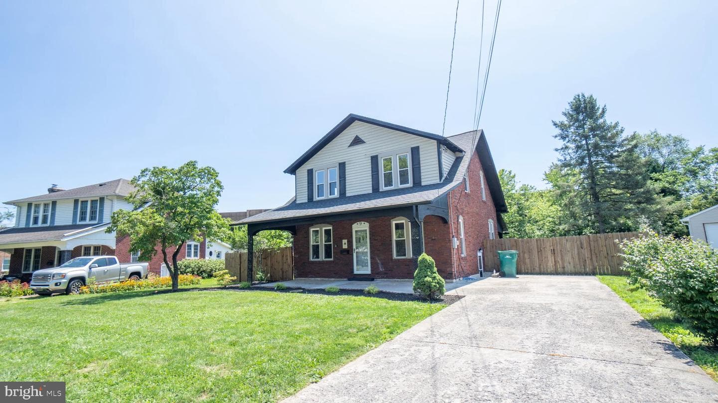 9 Oakwood Circle photo 2