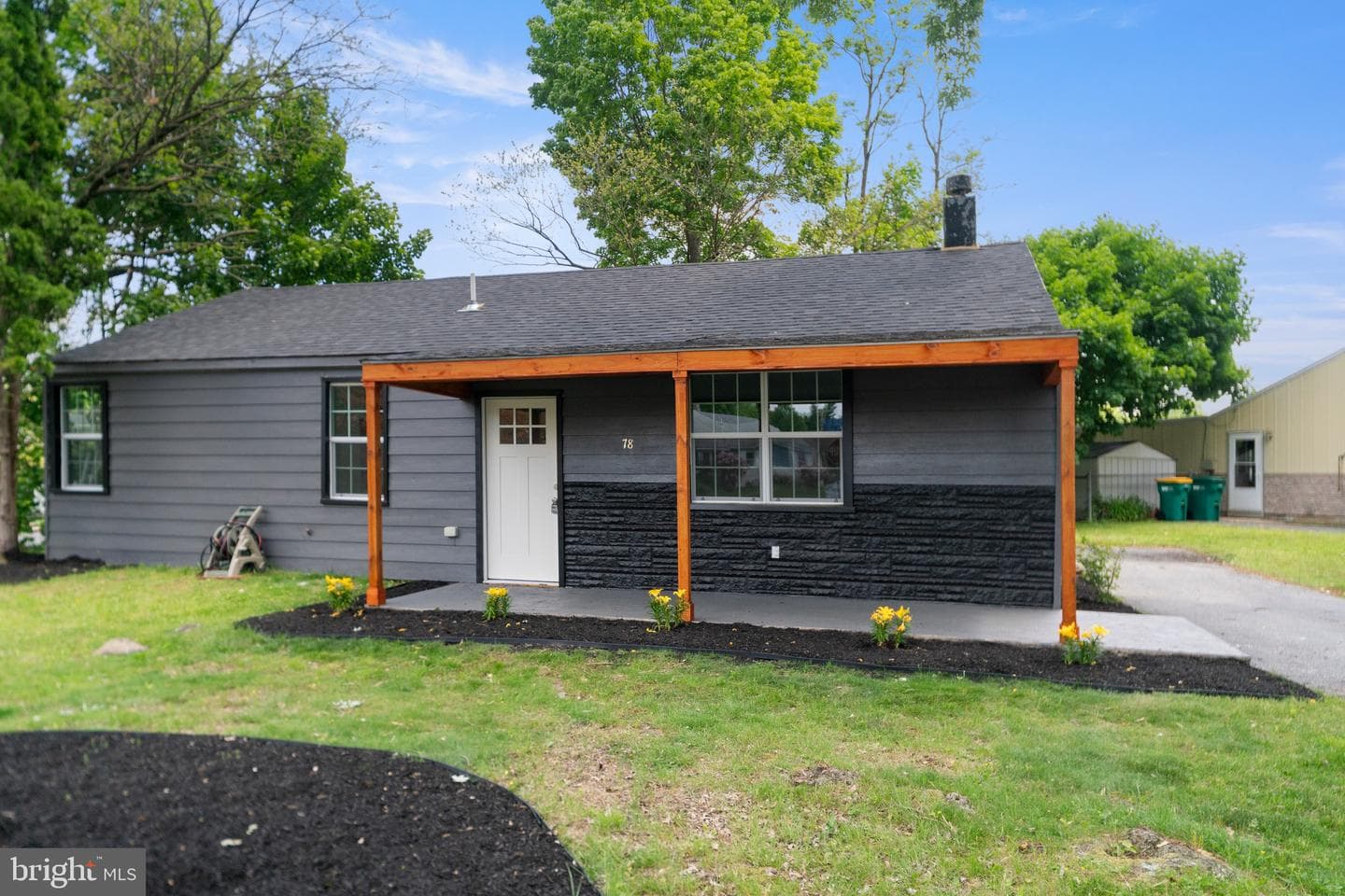 78 Oliver Road photo 2