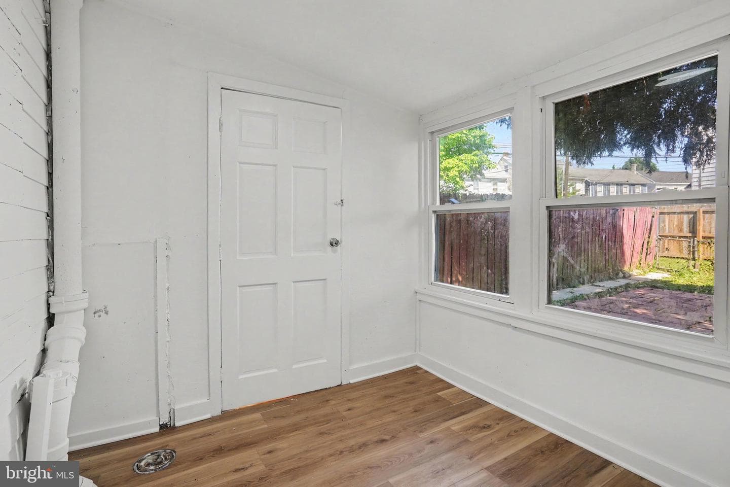 216 W Allen Street photo 11