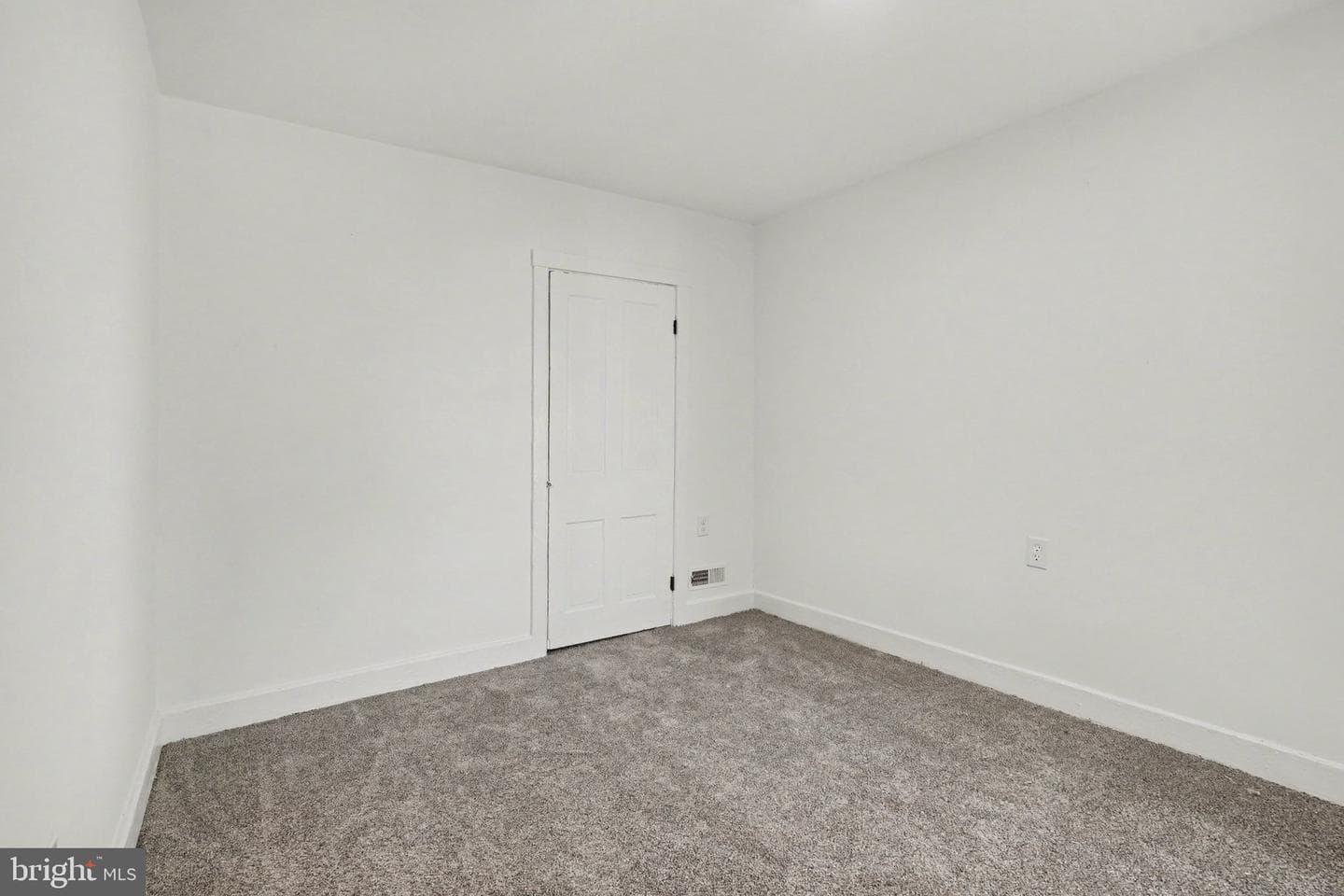 216 W Allen Street photo 13