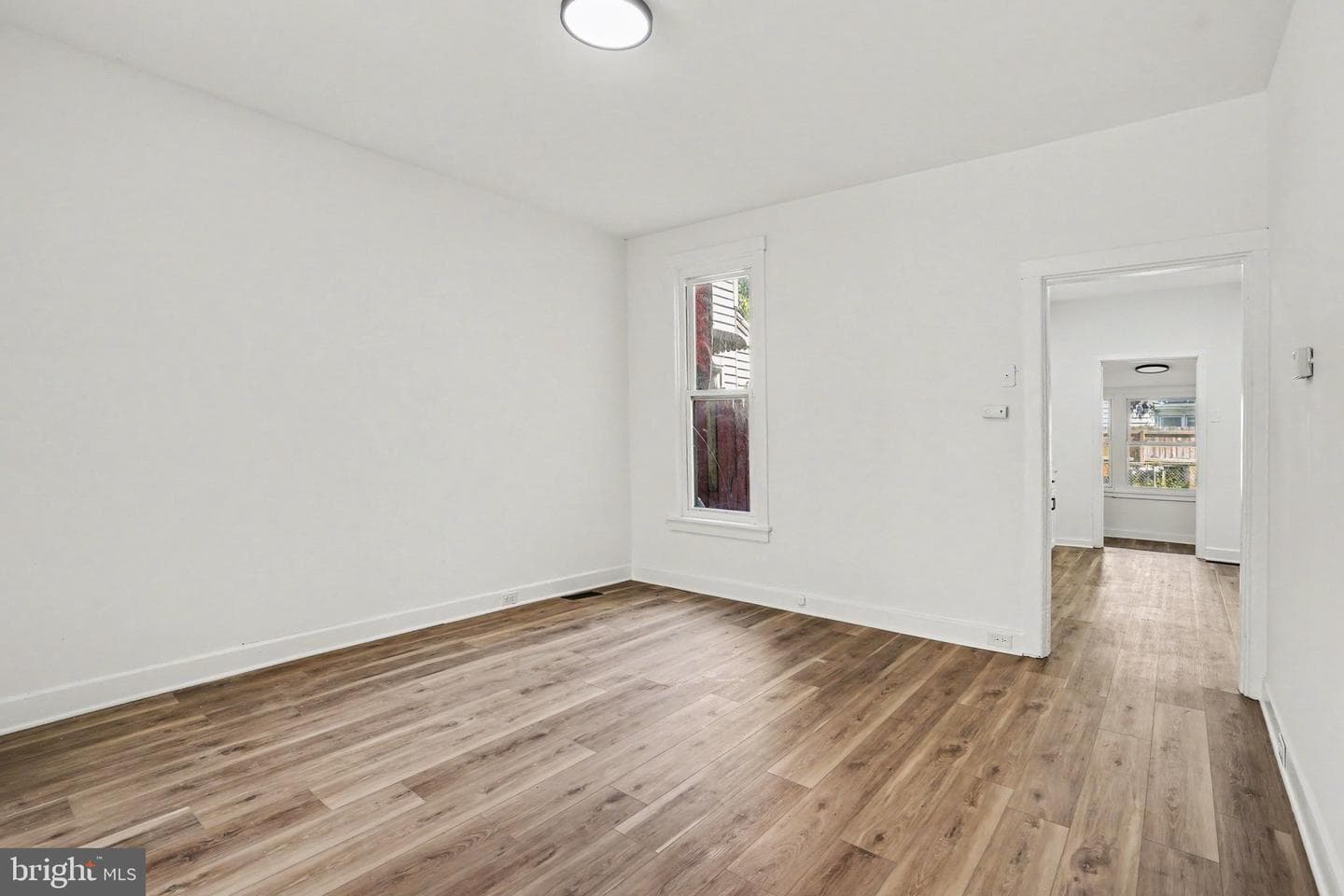 216 W Allen Street photo 8