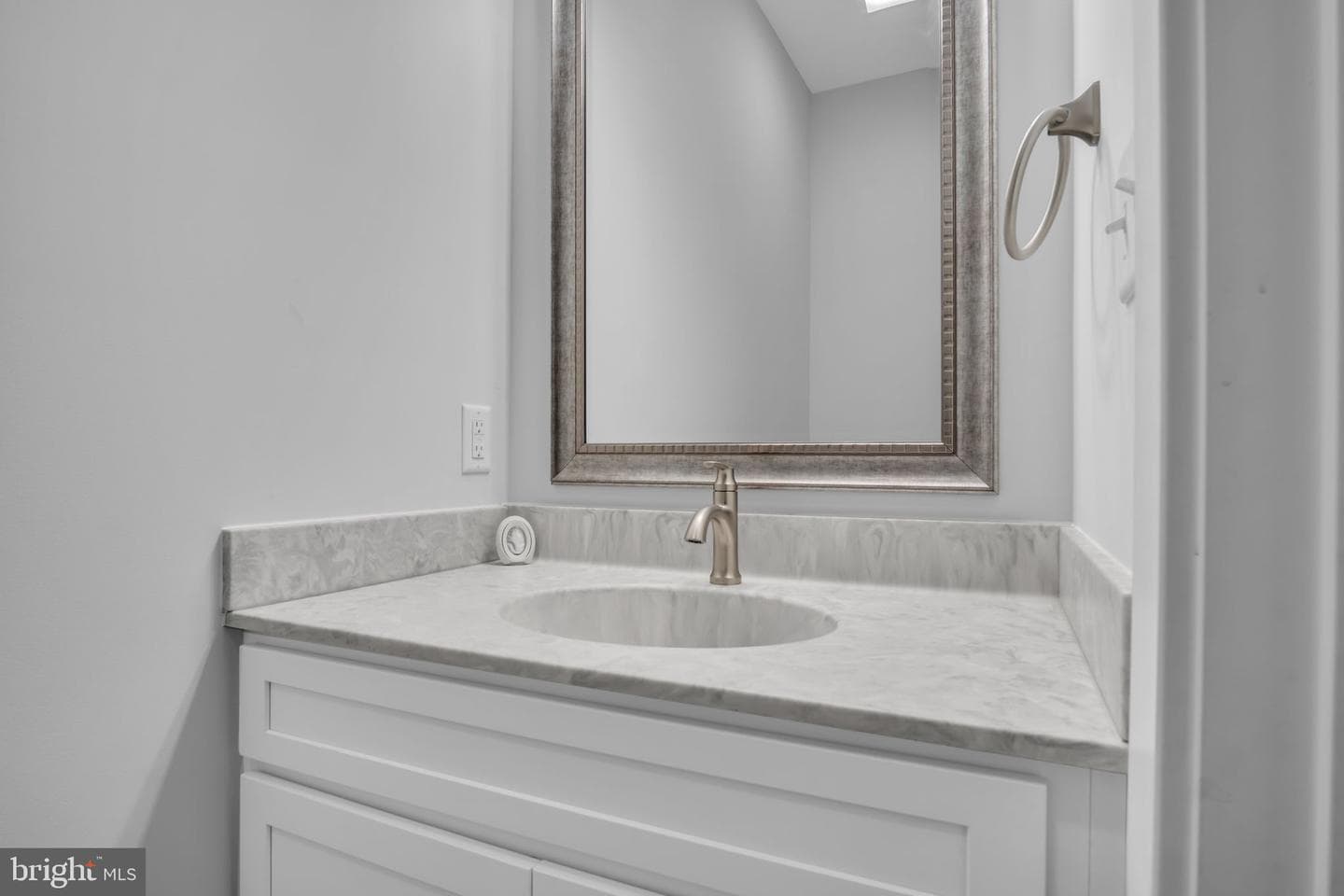 128 Cardinal Drive photo 22