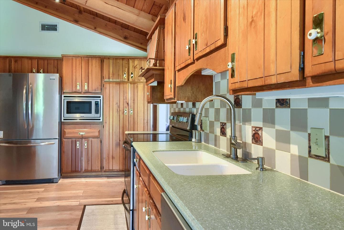 2266 Pine Road photo 18