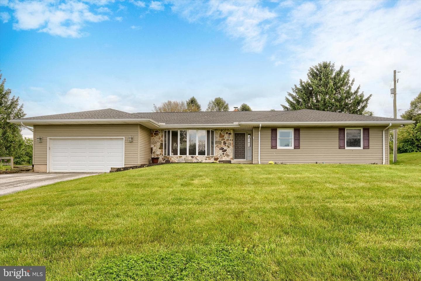2266 Pine Road photo 2
