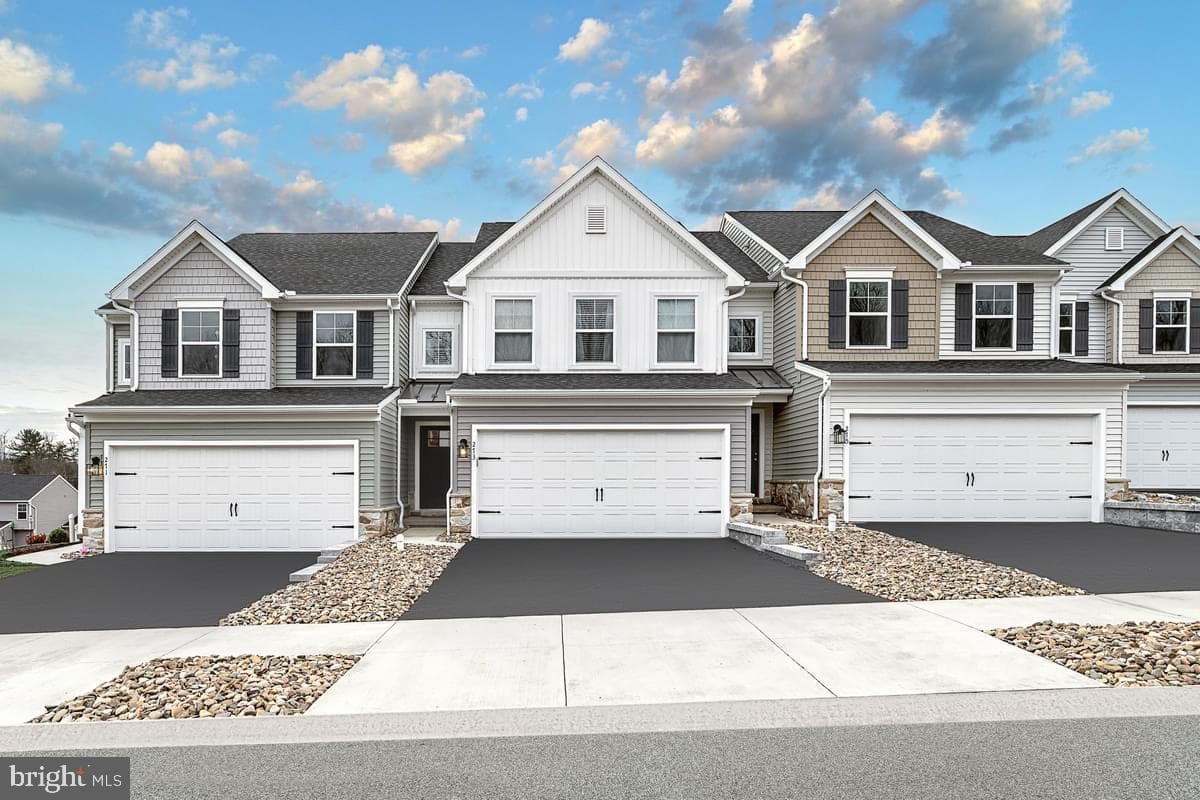 2235 Hampden Court #lot 25, Enola