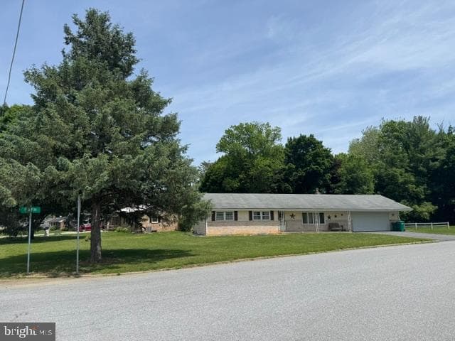 200 Oak Dr photo 2