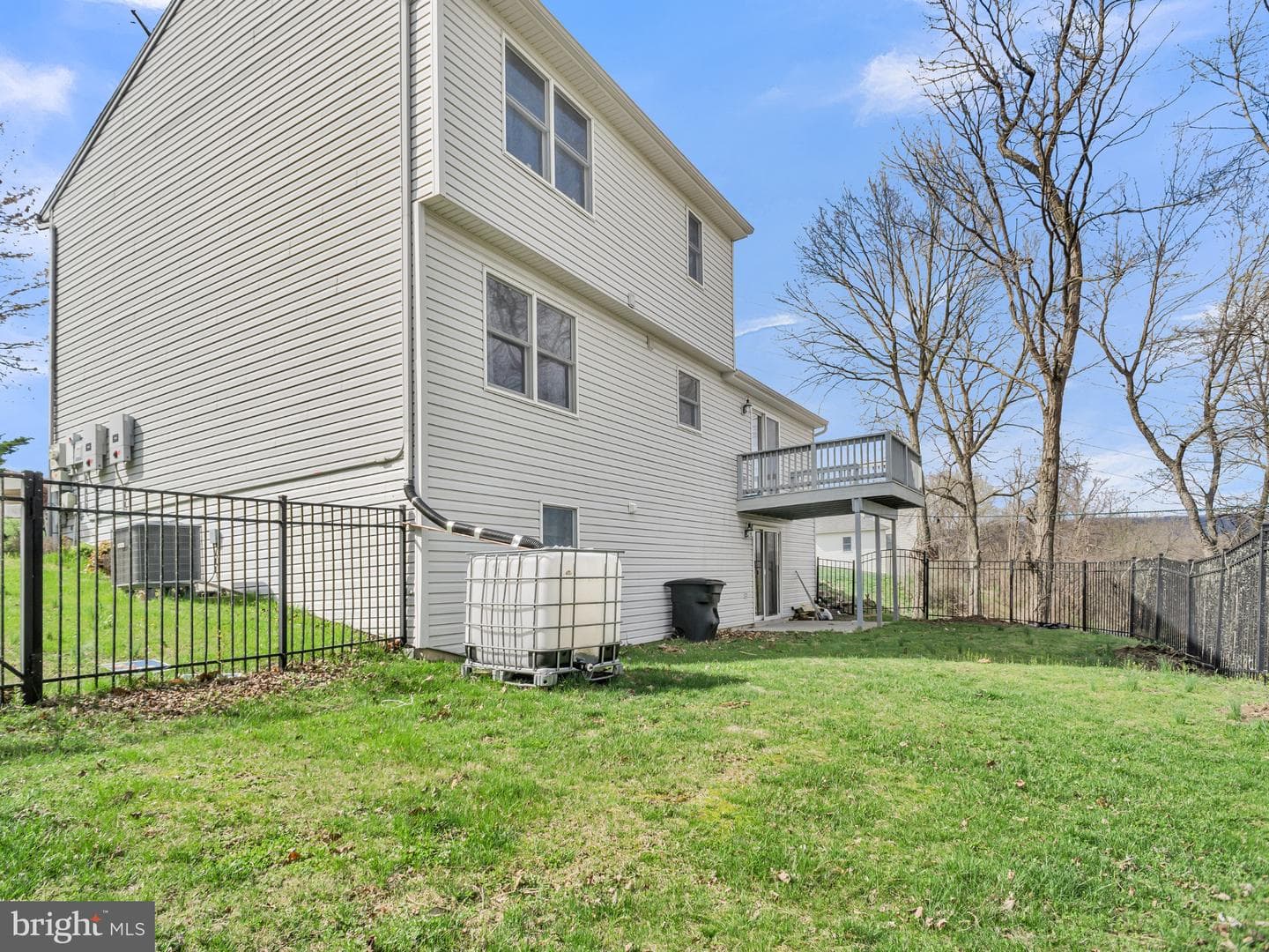 3465 Sullivan Street photo 2