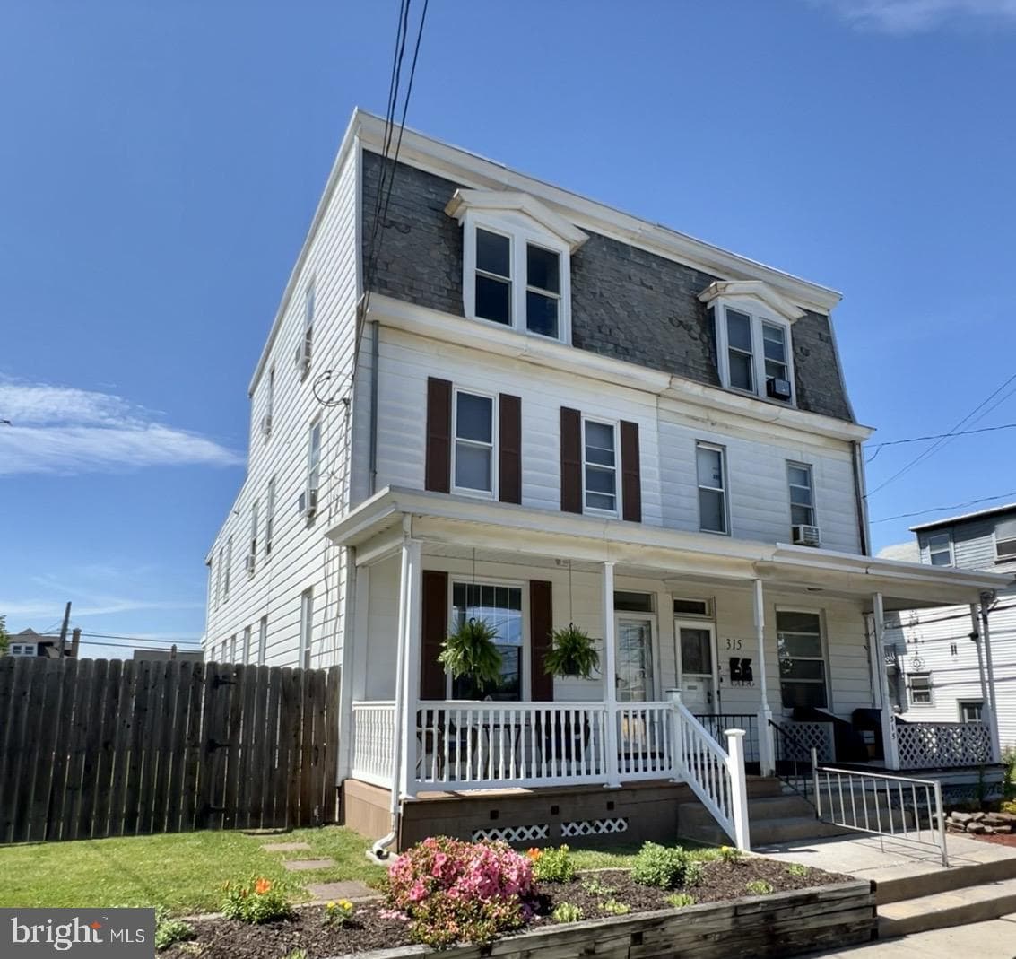 317 6th Street photo 1