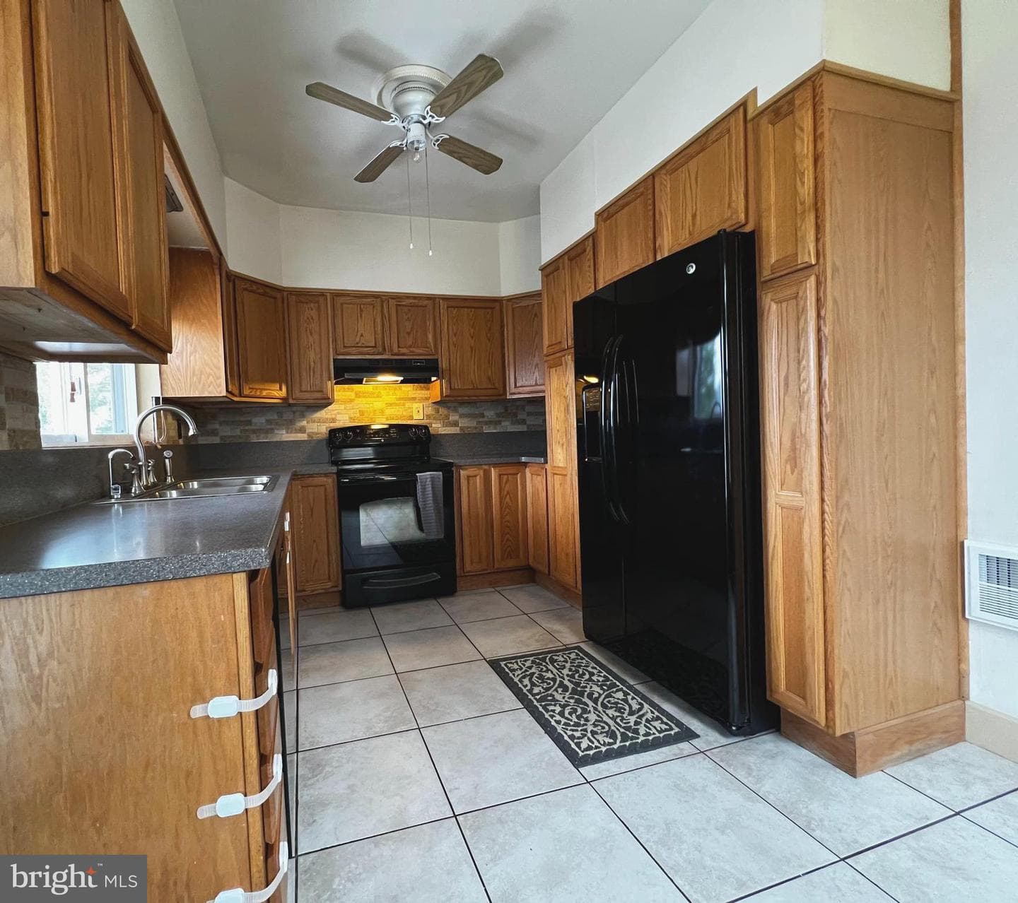 317 6th Street photo 8
