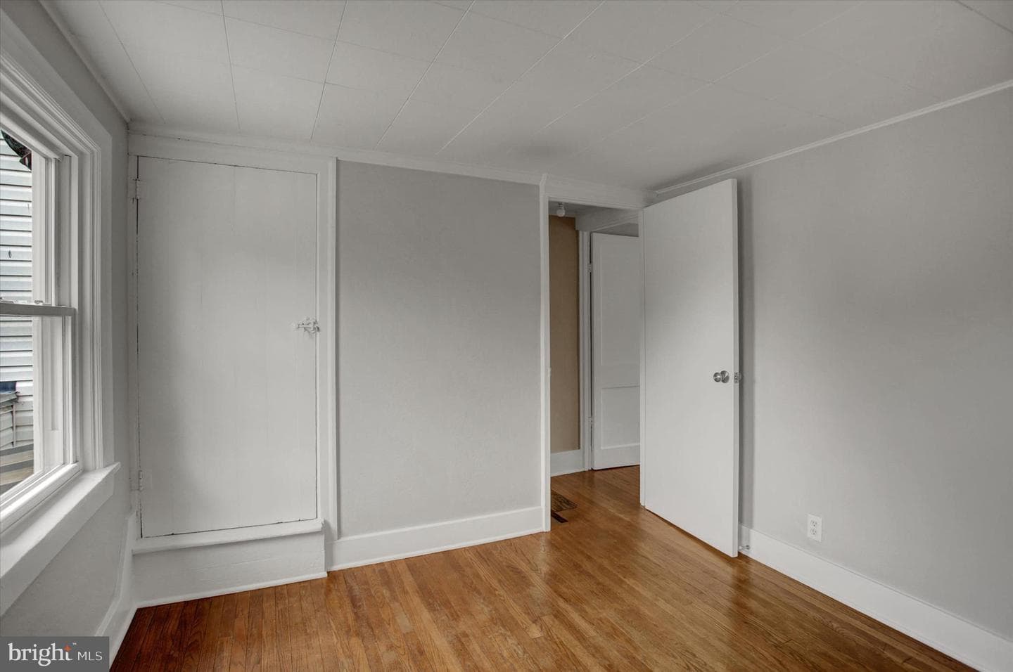 146 E Penn Street photo 15