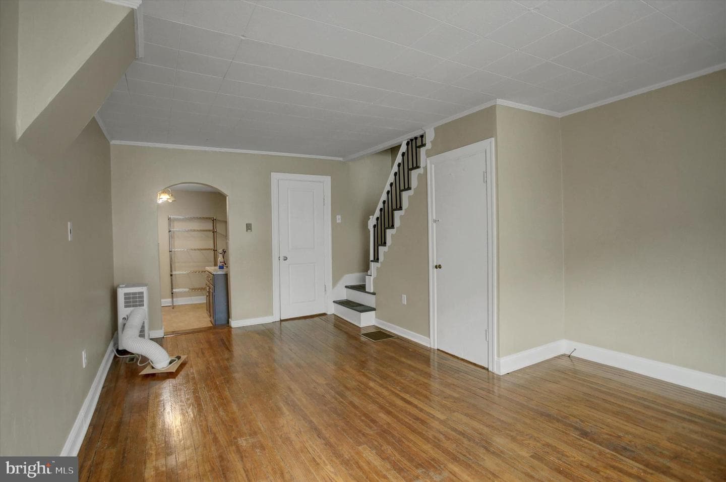 146 E Penn Street photo 7
