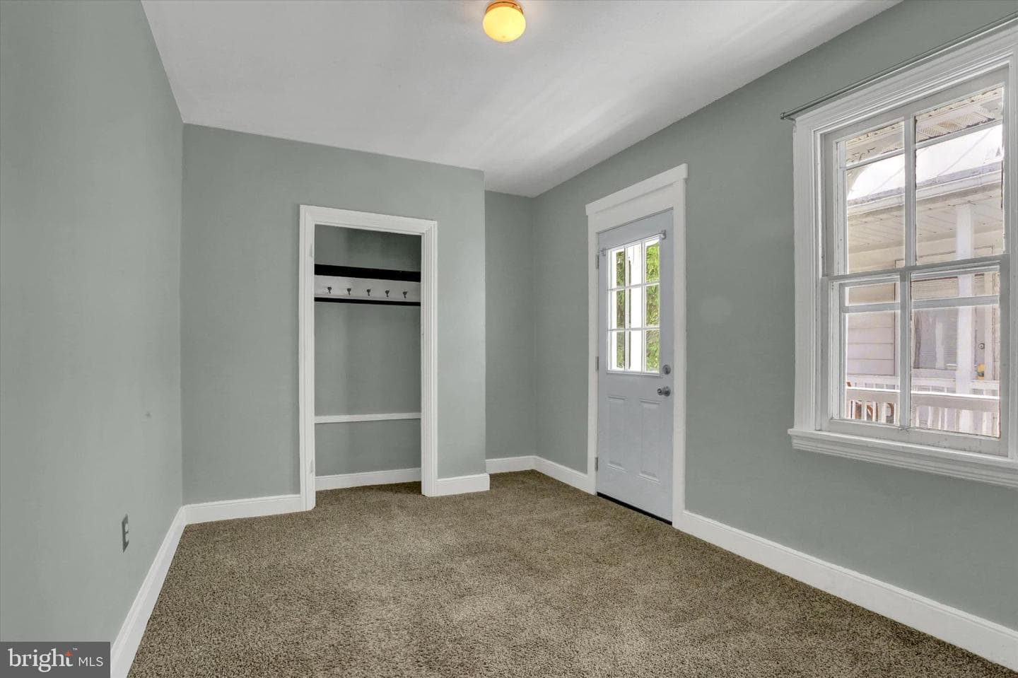 256 E Louther Street photo 11