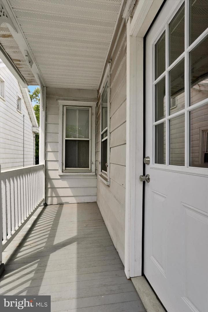 256 E Louther Street photo 13