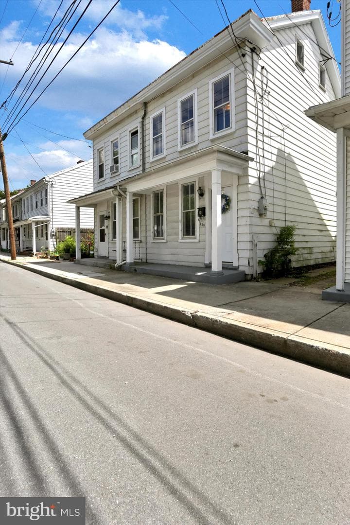256 E Louther Street, Carlisle
