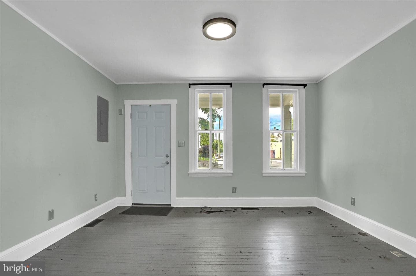 256 E Louther Street photo 3