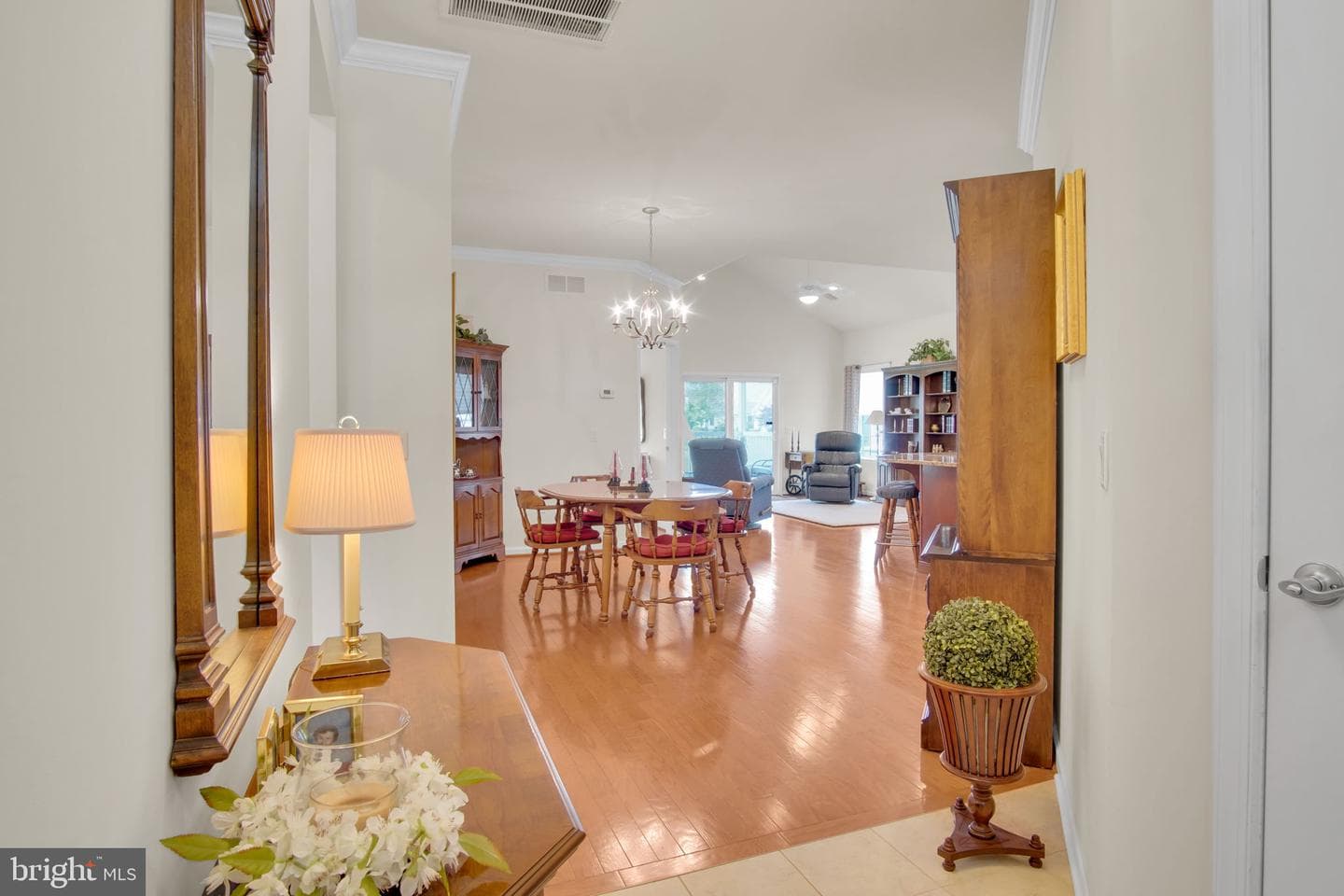 112 James Madison Drive photo 4