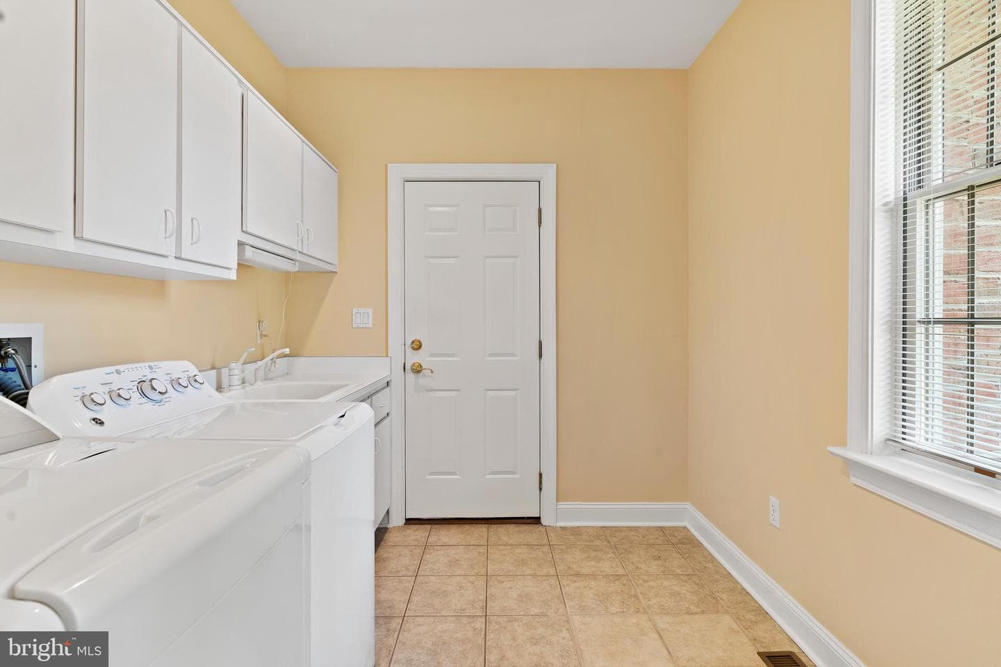 33 Emlyn Lane photo 29