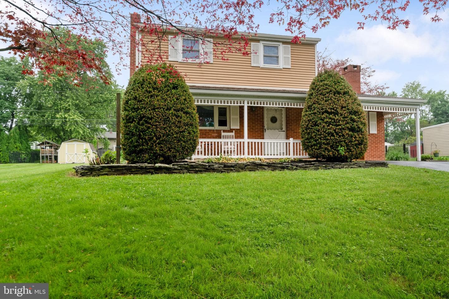 906 Herman Drive photo 2