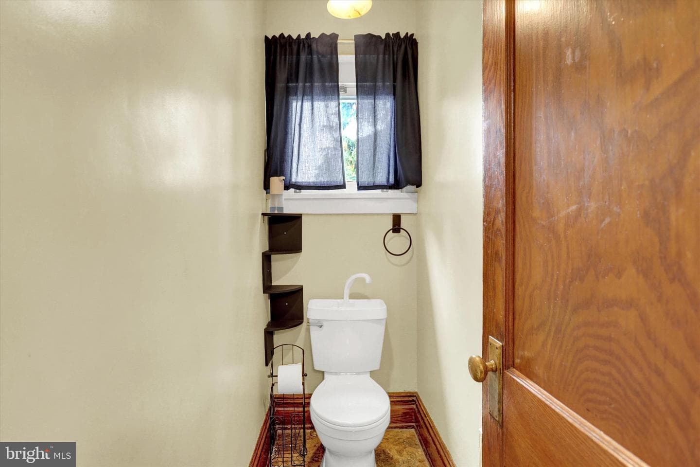 528 S Hanover Street photo 17