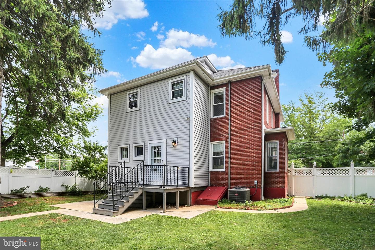 528 S Hanover Street photo 32