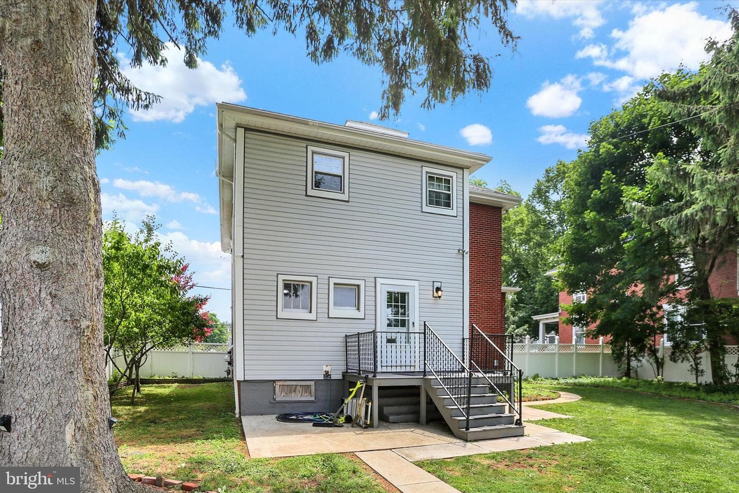 528 S Hanover Street photo 34