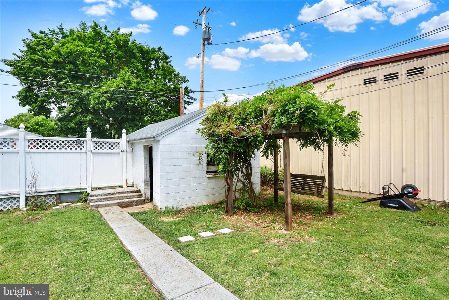 528 S Hanover Street photo 38