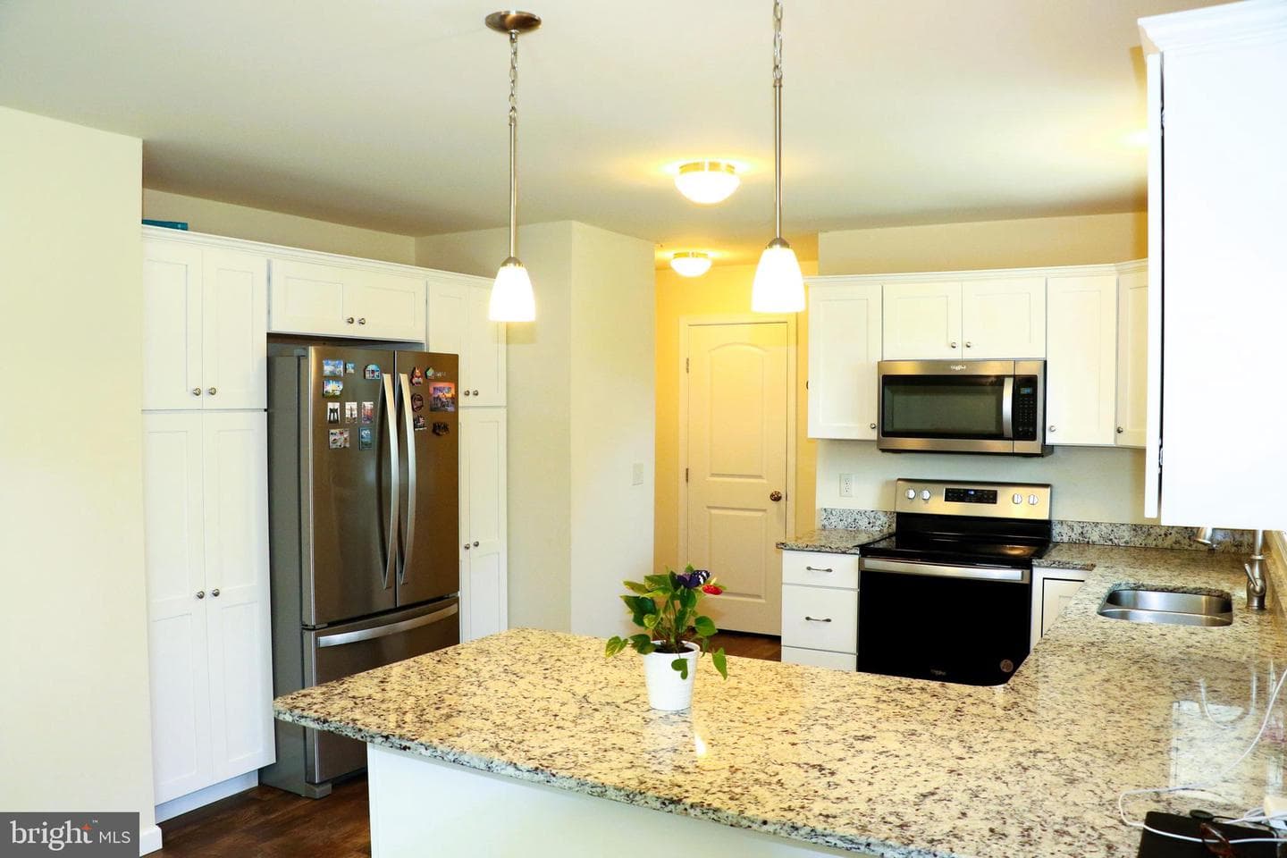 83 Bennington Way photo 4
